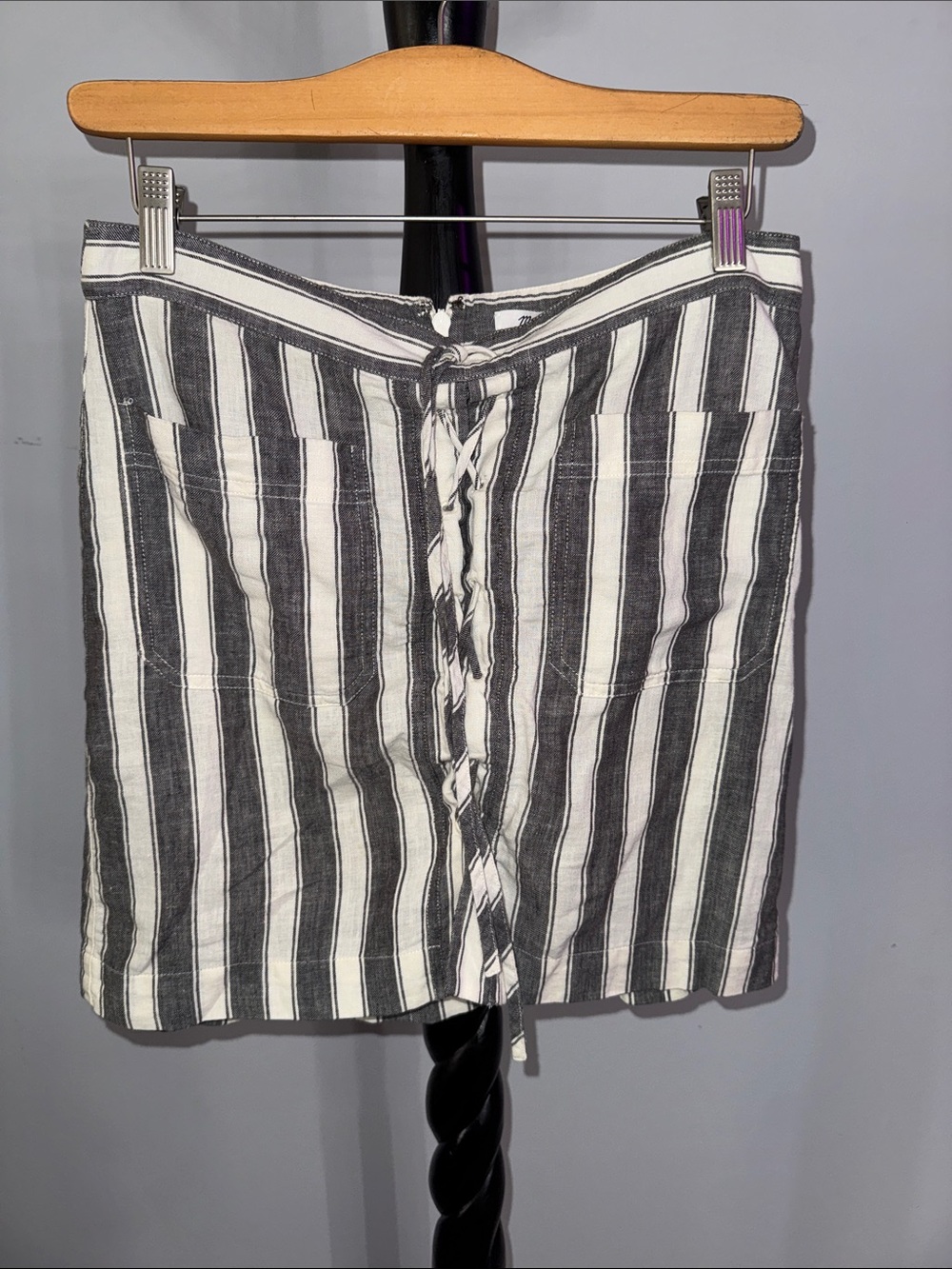 Madewell Black & White Striped Lace-Up Mini Skirt 19.3.B1